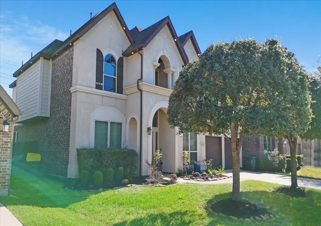Photo 3 of Single family home for sale at 3203 Seneca Landing Ln, Pearland, TX 77584 | MLS# 38161905 | Listing updated on 2026-09-12