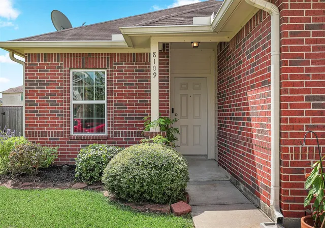 Photo 3 of Single family home for sale at 8109 Quartz Ln, Texas City, TX 77591 | MLS# 8471165 | Listing updated on 2026-09-02