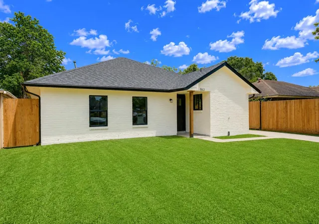 2nd image of 863 Marcolin St, Houston, TX 77088 | MLS# 56326466