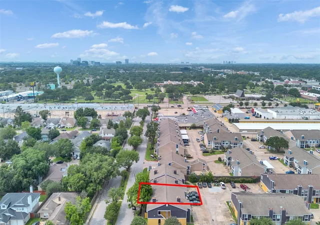5th image of 12658 Ashford Mdw Dr, Houston, TX 77082