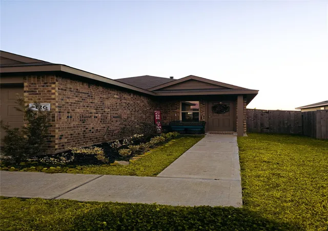Photo 2 of Single family home for sale at 126 Spring Rose Dr, Magnolia, TX 77354 | MLS# 74163933 | Listing updated on 2026-08-26