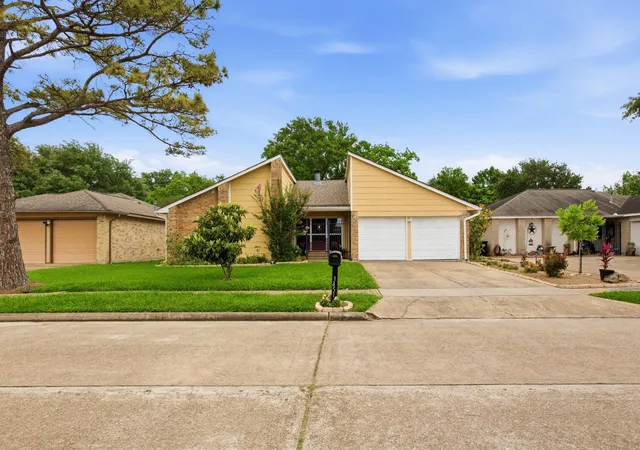 3rd image of 3451 Golders Green Dr, Houston, TX 77082 | MLS# 35589390
