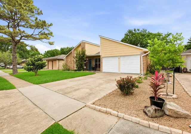 5th image of 3451 Golders Green Dr, Houston, TX 77082 | MLS# 35589390
