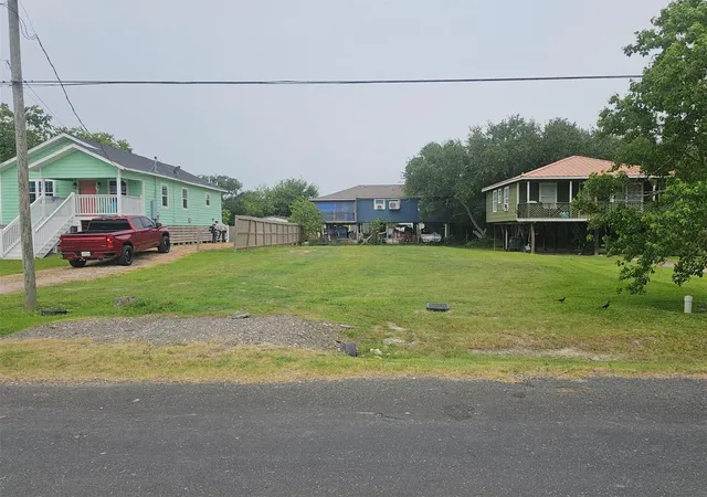 Photo 1 of Land for sale at 1010 15th Street, Dickinson, TX 77539 | MLS# 77965319 | Listing updated on 2026-10-02