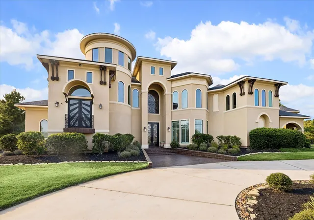 Photo 1 of Mansion for sale at 522 Meadow Lake Dr, Magnolia, TX 77355 | MLS# 10417985 | Listing updated on 2026-09-05