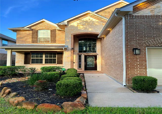 Photo 2 of Single family home for sale at 5715 Fairwind Ln, Missouri City, TX 77459 | MLS# 10684542 | Listing updated on 2026-09-14