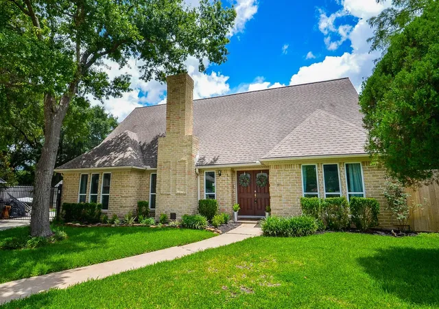 Photo 1 of Single family home for sale at 11302 Burgoyne Dr, Houston, TX 77077 | MLS# 61474400 | Listing updated on 2026-09-12