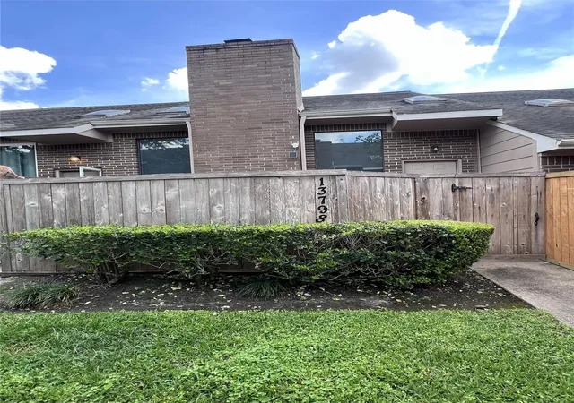 Photo 2 of Townhouse for sale at 13798 Hollowgreen Dr #305, Houston, TX 77082 | MLS# 45695161 | Listing updated on 2026-08-21