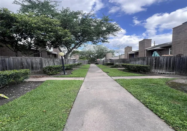 Photo 3 of Townhouse for sale at 13798 Hollowgreen Dr #305, Houston, TX 77082 | MLS# 45695161 | Listing updated on 2026-08-21