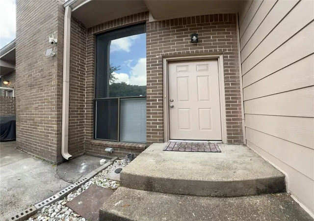 Photo 3 of Townhouse for sale at 13798 Hollowgreen Dr #305, Houston, TX 77082 | MLS# 45695161 | Listing updated on 2026-08-21