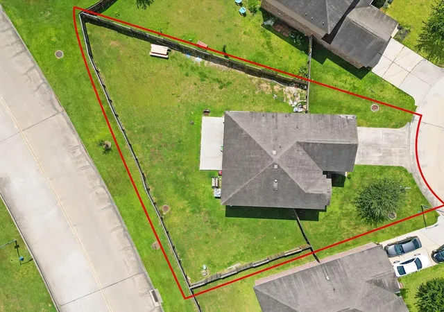 Photo 4 of Single family home for sale at 8843 Hazel Rose Sky Dr, Humble, TX 77338 | MLS# 13384889 | Listing updated on 2026-09-07