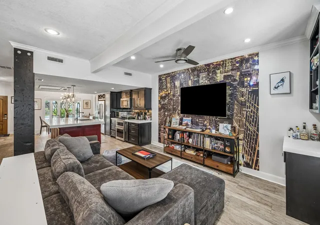 2nd image of 14719 Barryknoll Ln #51, Houston, TX 77079 | MLS# 83582370