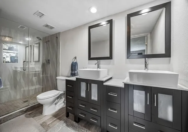 Photo 3 of Sale Pending at 14719 Barryknoll Ln #51, Houston, TX 77079 | MLS# 83582370 | Listing updated on 2026-10-08