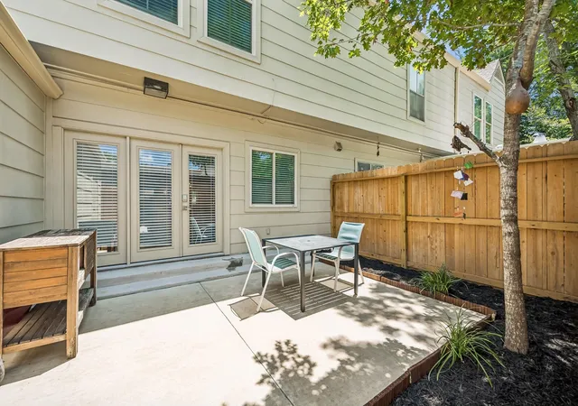 Photo 4 of Sale Pending at 14719 Barryknoll Ln #51, Houston, TX 77079 | MLS# 83582370 | Listing updated on 2026-10-08