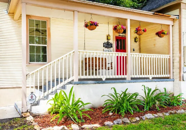Photo 3 of Single family home for sale at 116 S Ave D, Shiner, TX 77984 | MLS# 35066516 | Listing updated on 2026-09-04