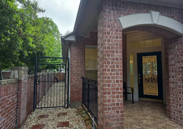 Homes for sale in Houston, TX | 13819 Threadall Park Dr, Houston, TX 77077 | MLS# 2784097