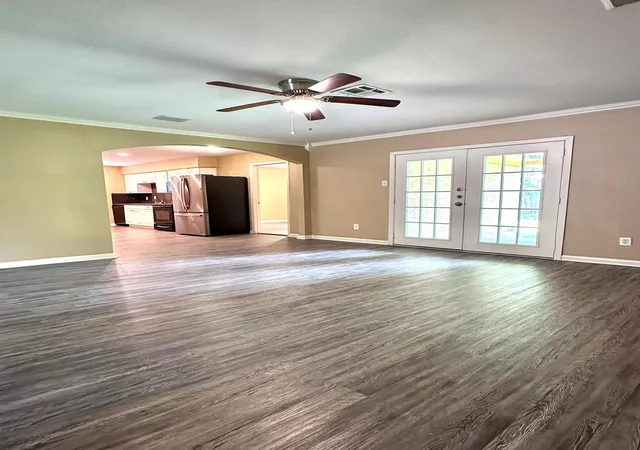Photo 3 of Single family home for sale at 5830 Effingham Dr, Houston, TX 77035 | MLS# 74357184 | Listing updated on 2026-08-19