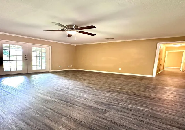 Photo 3 of Single family home for sale at 5830 Effingham Dr, Houston, TX 77035 | MLS# 74357184 | Listing updated on 2026-08-19