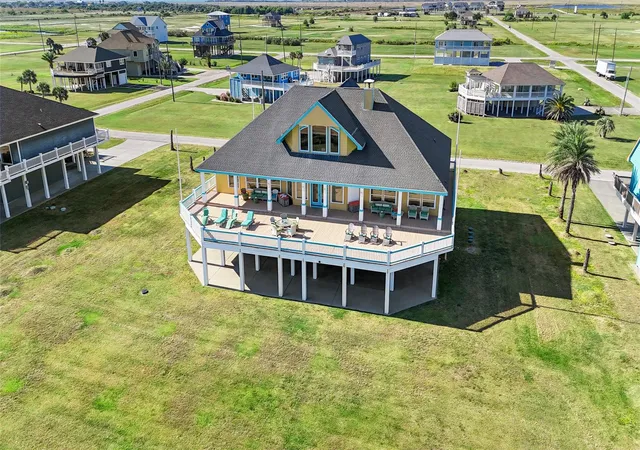 Photo 3 of Single family home for sale at 680 Villa Dr, Port Bolivar, TX 77650 | MLS# 82286797 | Listing updated on 2026-05-03