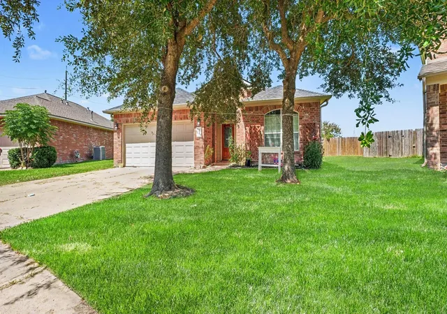 Photo 2 of Single family home for sale at 8330 Rusty Blackhaw Ln, Baytown, TX 77523 | MLS# 55799791 | Listing updated on 2026-09-15