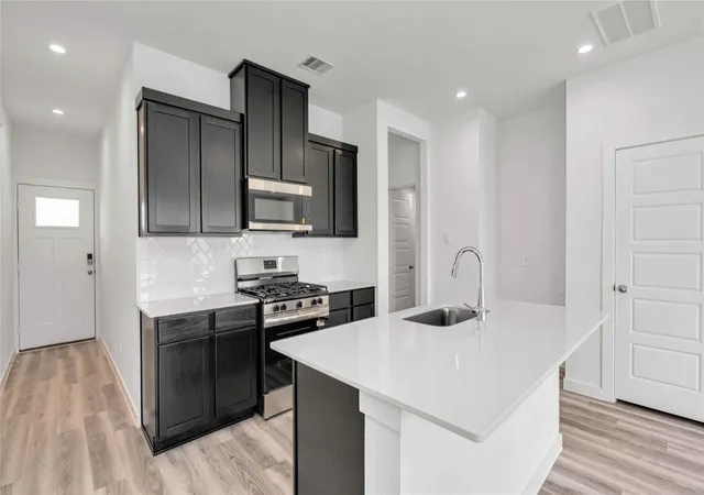 4th image of 4816 Peanut Butter And Jelly Dr, Houston, TX 77048 | MLS# 40845404