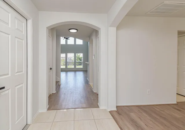 Photo 4 of Single family home for sale at 7206 Avon Park Ln, Houston, TX 77083 | MLS# 4119311 | Listing updated on 2026-08-05
