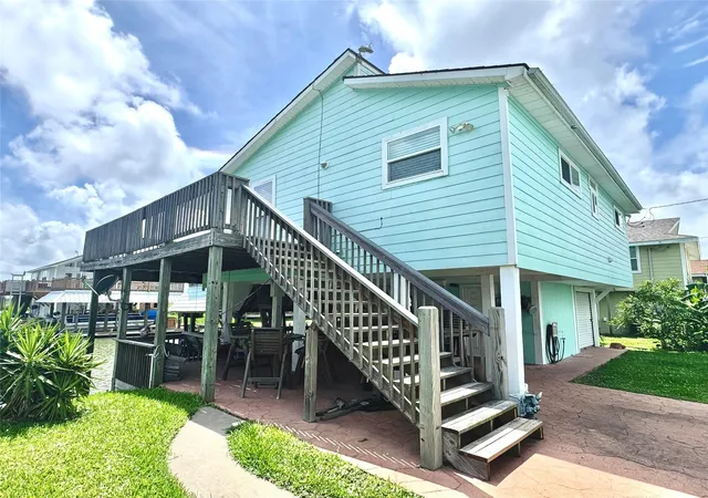 Homes for sale in Crystal Beach, TX | 1205 Bay St, Crystal Beach, TX 77650 | MLS# 48892546