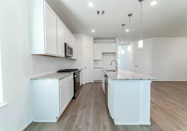 Photo 4 of Single family home for sale at 13405 Dalvay Beach Dr, La Marque, TX 77568 | MLS# 78218487 | Listing updated on 2026-06-10