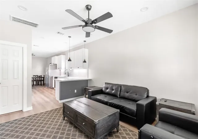 Photo 4 of Single family home for sale at 802 Thomas Ave, Pasadena, TX 77506 | MLS# 15934615 | Listing updated on 2026-06-05