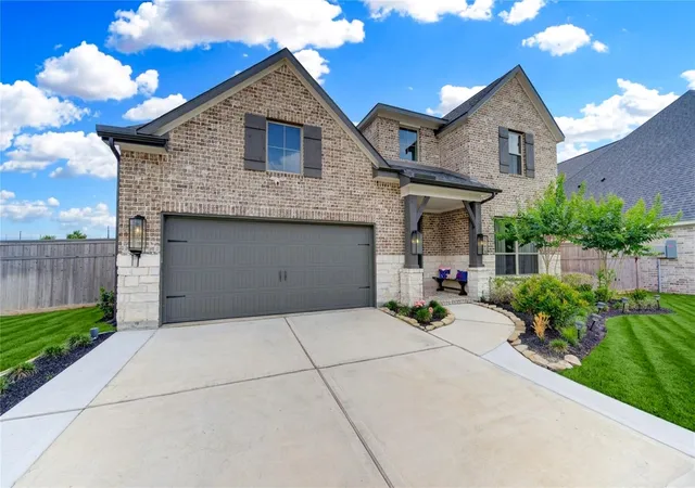 Photo 3 of Single family home for sale at 31503 Copper Oaks Ct, Fulshear, TX 77441 | MLS# 19235166 | Listing updated on 2026-08-24