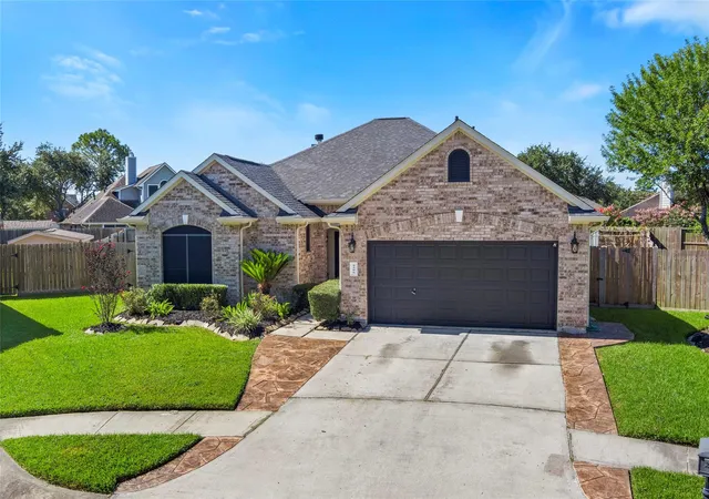 Photo 1 of Single family home for sale at 9506 Eddys Edge Ct, Houston, TX 77089 | MLS# 92635330 | Listing updated on 2026-09-19