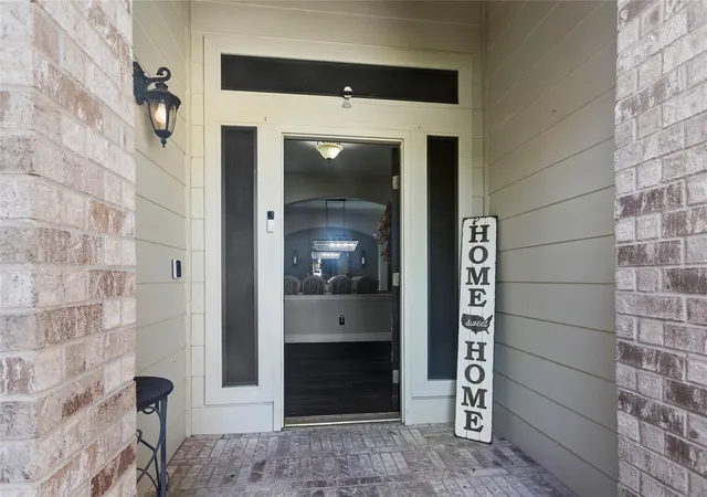 Photo 3 of Single family home for sale at 9506 Eddys Edge Ct, Houston, TX 77089 | MLS# 92635330 | Listing updated on 2026-09-19
