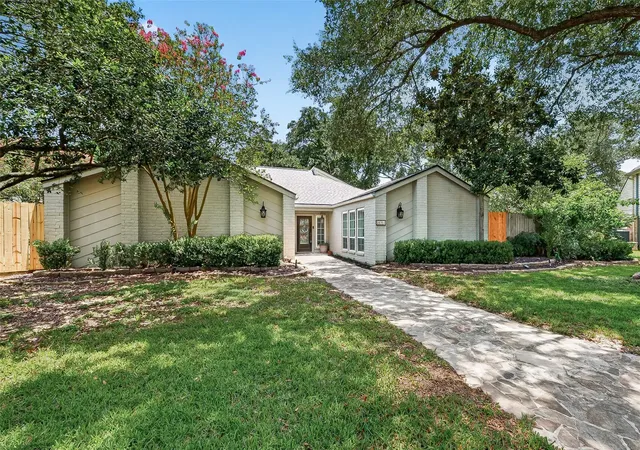 Photo 3 of Single family home for sale at 20302 Triton Ct, Katy, TX 77450 | MLS# 73828986 | Listing updated on 2026-09-16