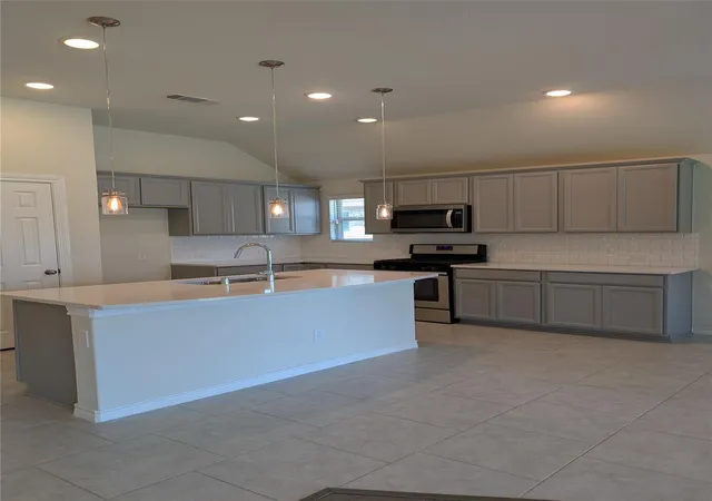 4th image of 2331 Shoal Valley Ln, Richmond, TX 77469 | MLS# 43810335
