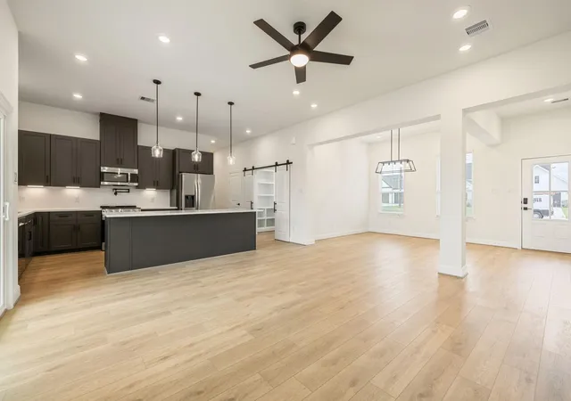 Photo 2 of Sale Pending at 11439 Durant Dr, Conroe, TX 77306 | MLS# 10864395 | Listing updated on 2026-08-02