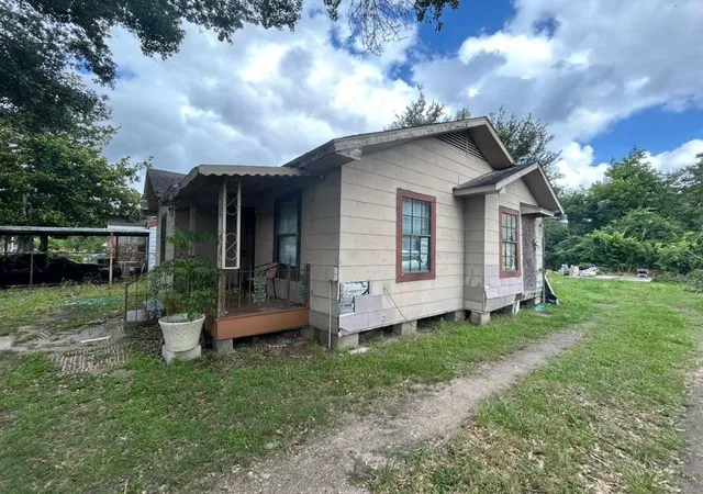 3rd image of 214 Bolden St, Houston, TX 77029 | MLS# 19530867