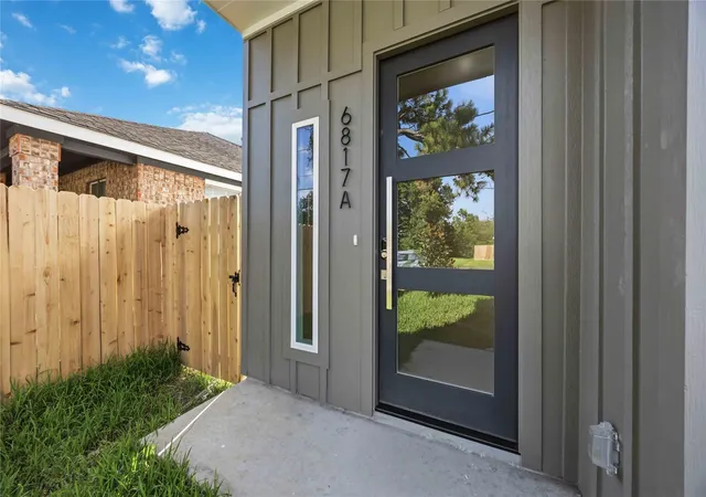 2nd image of 6817 Conley St, Houston, TX 77021 | MLS# 79943266