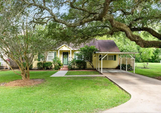 Homes for sale in Bay City, TX | 2918 Avenue I, Bay City, TX 77414 | MLS# 9727293