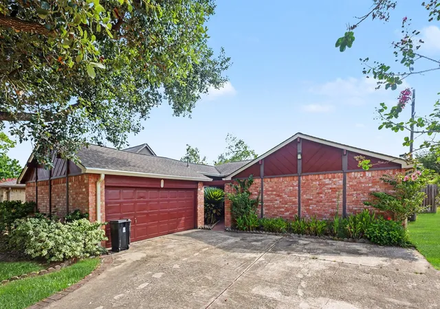 Photo 1 of Single family home for sale at 22122 Meadowhill Dr, Spring, TX 77389 | MLS# 35863870 | Listing updated on 2026-08-29