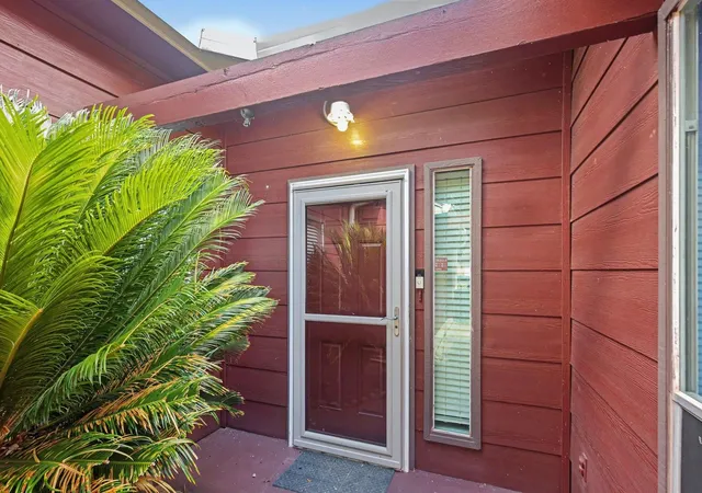 Photo 2 of Single family home for sale at 22122 Meadowhill Dr, Spring, TX 77389 | MLS# 35863870 | Listing updated on 2026-08-29
