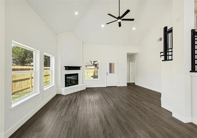 Photo 3 of Sale Pending at 4726 Cashel Castle Dr, Houston, TX 77069 | MLS# 73750122 | Listing updated on 2026-09-07