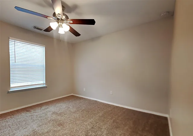 Photo 4 of Single family home for sale at 427 Remington Crk Dr, Houston, TX 77073 | MLS# 80540418 | Listing updated on 2026-09-05