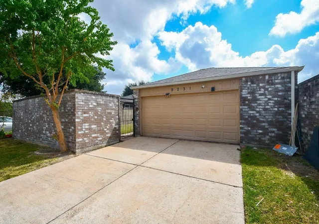 Photo 2 of Single family home for sale at 9231 Homeland Dr, Houston, TX 77083 | MLS# 36909110 | Listing updated on 2026-08-31