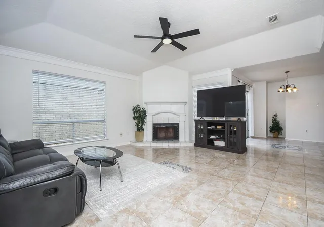 Photo 3 of Single family home for sale at 9231 Homeland Dr, Houston, TX 77083 | MLS# 36909110 | Listing updated on 2026-08-31