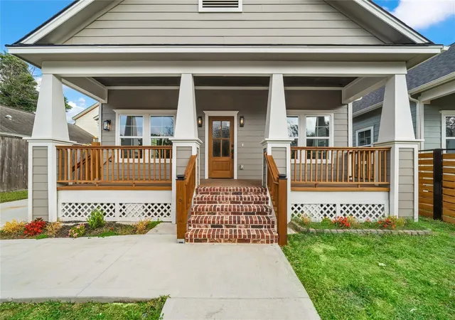 2nd image of 504 Vincent St, Houston, TX 77009 | MLS# 90225152