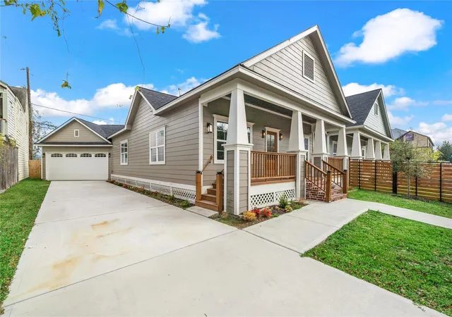 Photo 3 of Single family home for sale at 504 Vincent St, Houston, TX 77009 | MLS# 90225152 | Listing updated on 2026-08-18