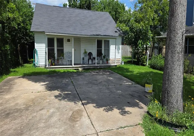 Homes for sale in Houston, TX | 5518 Cochran St, Houston, TX 77009 | MLS# 55788732