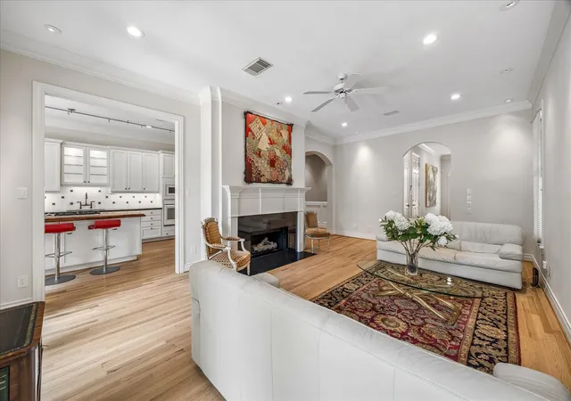 Photo 3 of Sale Pending at 4131 N Blvd Park, Houston, TX 77098 | MLS# 89062748 | Listing updated on 2026-07-25