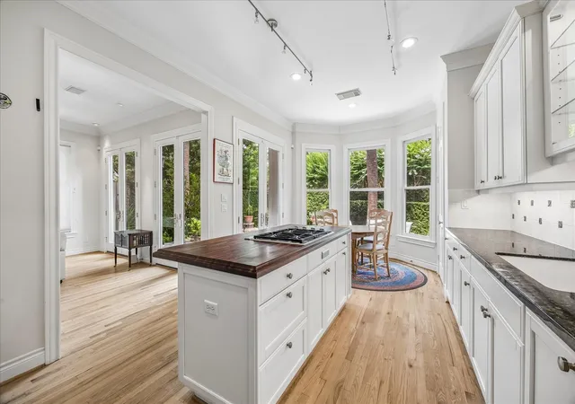 Photo 4 of Sale Pending at 4131 N Blvd Park, Houston, TX 77098 | MLS# 89062748 | Listing updated on 2026-07-25