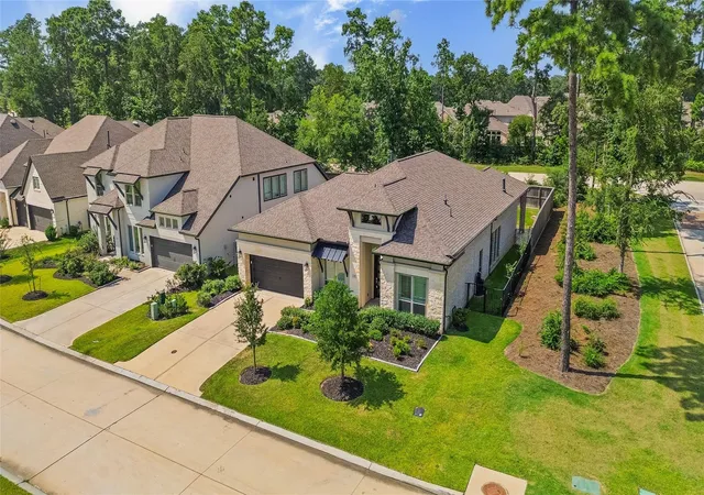 Photo 1 of Single family home for sale at 542 Carina Gaze Dr, Willis, TX 77318 | MLS# 49713602 | Listing updated on 2026-09-18